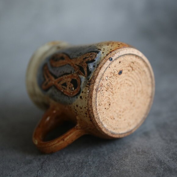 Signed Pottery Pisces Mug - Picture 14 of 14